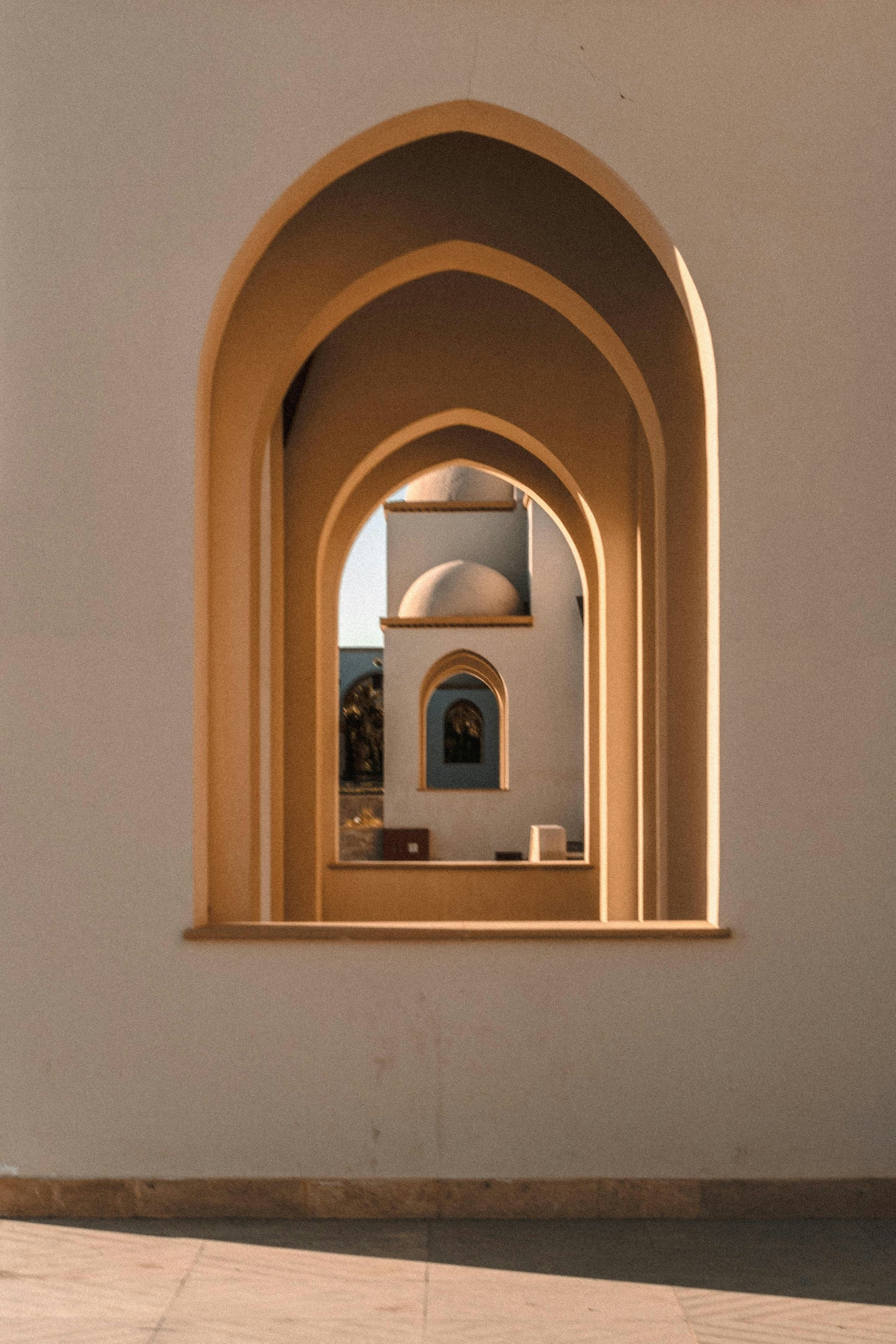 UAE Survival Guide: Arabic Phrases & Essential Tourist Apps